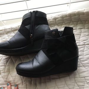 Kids Micheal Kors black boots size 3